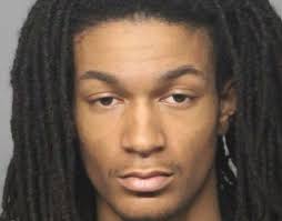 Suspect in New London murder spotted among onlookers at scene: Warrant