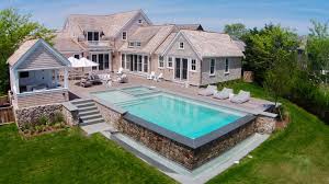 In 1847 she discovered a comet on the roof of the pacific national bank located in the commercial section of main street. Jordan Real Estate