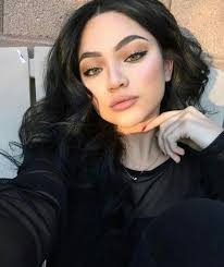 Instagram Model Maryori Funez Instagram Baddie Green Eyes Dark Hair Black Hair Green Eyes Makeup Looks