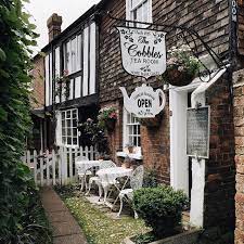 I Found That We Need More Tea Rooms In Prettycitylondon Like The Cobbles Tea Room It Looks So Lovely Isn T It H Tea Restaurant Tea Room Decor Tea Room