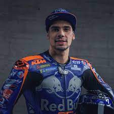 At the 2015 italian motorcycle grand prix, oliveira achieved the first world championship victory for a portuguese rider. Miguel Oliveira 88 On Twitter Motogp All Eyes On Chapter Four Go Full Screen And Watch The Inside Line On Red Bull Ktm Motogp 2020 With The All Digital Team Presentation On