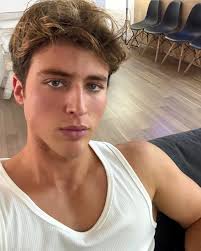 4.07.24🫶🏼🌠 @pedrobaldoey: hoy mi fan account para vos ya cumple un año,  un año desde que decidí abrir esta cuenta porque desde que te vi por  primera vez me flechaste 💘tanto