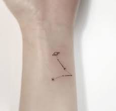 Playground Tattoo Isimli Koreli Sanatcinin Katalogundan Kucuk Dovme Modelleri Derledim Dovme Yaptirmadan Once Bir Goz At Dovme Modelleri Dovme Erkek Dovmeleri