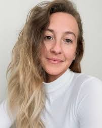 Melanie Steinberg's Instagram, Twitter & Facebook