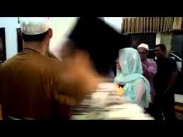 Habib ali zaenal abidin al hamid adalah ulama keturunan nabi muhammad, yang sekarang menjadi ulama besar. Keluarga Habib Ali Zaenal Abidin Youtube