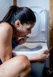 Je nachdem wie lange eine bulimie andauert, kann sie verschiedene körperliche folgen nach sich ziehen. Junge Traurig Und Deprimiert Bulimie Frau Gefuhl Krank Schuldig Finger In Den Mund Und Erbrechen Schuldig Auf Dem Boden Der Toilette Wc Kniend Kotzte Nach In Der Ernahrung Storung Bulimie Und Anorexie
