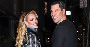Dan and shay wife died. Shay Mooney S Wife Hannah Billingsley Fought For The Miss Usa Title All About His Happy Family