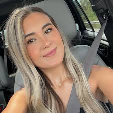 This confetti birthday cake Chobani is soooo good! Perfect find right  before my birthday month starts 😜 #food #foodie #foodblogger #foodreview  #chobaniflip #chobani #yogurt #birthdaycake