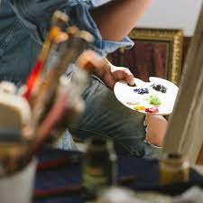 The sudden pressure should help lift up the corner of dried paint. How To Hold A Paint Palette