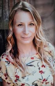 Karen Lindner's Instagram, Twitter & Facebook