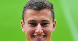 Everton FC sign Oldham keeper Chris Renshaw