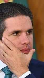 Professor de 40 anos morre com Covid em Canoas: 'Vi o desespero dos médicos  para salvar a vida dele', diz esposa