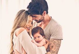 Atualmente o casal mora no rio de janeiro, onde adriana diz ficar mais fácil para realizar trabalhos. Adriana Sant Anna Reflete Sobre Familia E Casamento Na Web Ofuxico