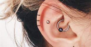 Tattoo Trend Auf Instagram Helix Tattoos Am Ohr Tattoos Ear Lobe Tattoo Cartilage Ear Cuff