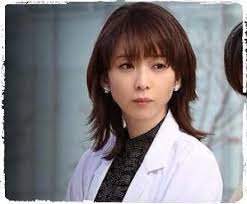 ロングバケーションやビーチボーイズなど数々の名作ドラマに出演していた稲森いずみさん 年を増せば増すほど美人として人気でしたが 現在の顔が変わった なんて声が浮上しているようです そのため 若い頃のが可愛かったなんて声もあり劣化が囁かれているとか 今回