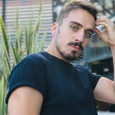 Diogo martins is a public health medical doctor from portugal with extensive experience in global health and development organisations, including the united nations (un) and the world health. Diogo Martins De Luto Pela Mae Holofote