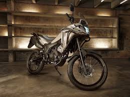 Honda XRE 300 Sahara vence como melhor moto trail no Prêmio Mobilidade  Estadão 2025 | Mobilidade Estadão | MotoMotor Prêmio Mobilidade Estadão 2025