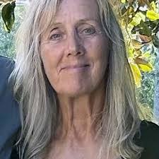 Heidi Heald's Instagram, Twitter & Facebook