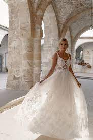 „ohne geht so gut wie gar nichts. Das Brautkleid In A Linie Alles Zum Zeitlosen Stil Yes To The Dress
