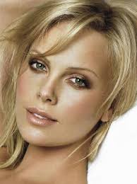 The top 10 most curvy celebrities in south africa. Charlize Theron One Of The Most Beautiful Women Ever Love The Eye And Lip Make Up In This Shot She Is Just Charlize Theron Beautiful Eyes Beautiful Face
