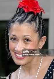 Tara Stout's Instagram, Twitter & Facebook