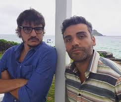 Oscar Isaac Pedro Pascal In Lanikai Beach Kailua Hawaii Oscar Isaac Pedro Pascal Star Wars Cast