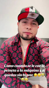 Se Rapa El Solo Y Se Le Cae El Peine