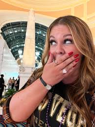 Las Vegas, I'M BACK, BABY! 🃏🎲 And this time, I'm here to see none other  than the Irwin Family at the Steve Irwin Gala! 🐊✨