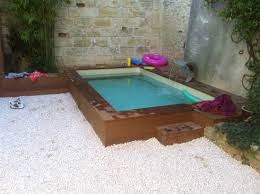 Fabrication De Piscine Sur Mesure Montpellier L Eau Et Le Bois Outdoor Space Design Small Pool Small Pools
