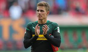 Thorgan hazard, 28, from belgium borussia dortmund, since 2019 left winger market value: Bavariya Poboretsya Za Torgana Azara Football Ua