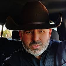 Darren Randle's Instagram, Twitter & Facebook