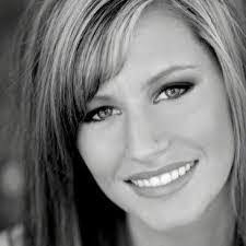 Kristie Rowell's Instagram, Twitter & Facebook