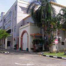 Saringan suhu badan dan hand sanitizer akan diberikan kepada semua pengguna perpustakaan. Perpustakaan Awam Negeri Terengganu