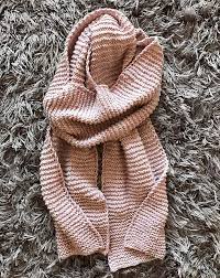 Over 300 free and complete knitting patterns for scarves. Knitting Patterns Galore Twist Blanket Scarf