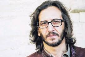 Cineasta italiano filma película con actores en sus casas