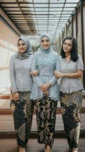Baju kebaya modern disertai motif unik. 29 Inspirasi 5 Tips Memilih Model Kebaya Modern Untuk Hari Spesialmu