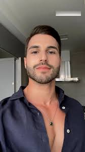 Adrian Leon (@drian4000)