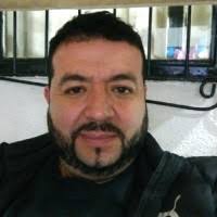 60+ perfiles de «Luis Santis»