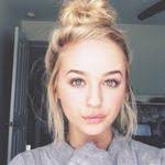 Noemi Adams's Instagram, Twitter & Facebook