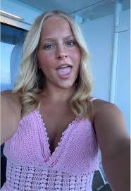 Alyson Mckenzie's Instagram, Twitter & Facebook