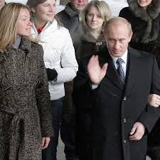 Both of putin's daughters were homeschooled after he became the president. Wladimir Putin Warum Versteckt Sich Seine Schone Tochter Bunte De