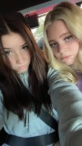 Ellie Cummins's Instagram, Twitter & Facebook