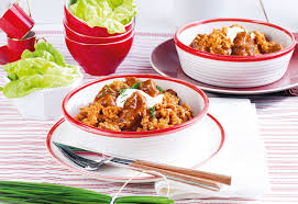 Wiener Reisfleisch Mit Grunem Salat Rezept In 2020 Reisfleisch Rezepte Frisch Gekocht