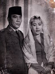 Ia mempunyai peranan yang sangat besar dalam proses kemerdekaan indonesia yang terjadi pada tanggal 17 agustus 1945. Biografi Singkat Soekarno Singa Podium Yang Jadi Presiden Pertama