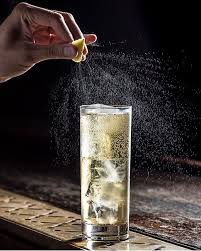 Whisky Soda Ar En Riktig Klassiker I Japan Men Ar Det Nagot Du Sjalv Dricker Hur Dricker Du Helst Din Whisky Foredrar Du Den Ren Eller Whisky Sodas Whiskey