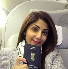 10 style lessons on how to wear sarees. Shilpa Shetty Instagram Ameesha Patel Fans