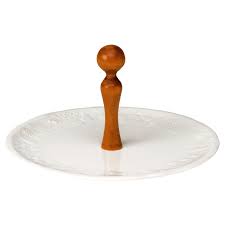 Les plats à fromage sont souvent ronds, mais un plat rectangulaire sera tout aussi joli et apportera une petite touche de modernité à votre table. 280mm Plat A Fromage California Deshoulieres