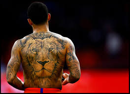 Memphis depay, popularly known as memphis, is a professional dutch football player who is famous for dribbling, his pace, ability to cut inside, and ability to play the ball off the most of the tattoos of memphis are inspired by cartoon characters, showing his keen interest in different cartoon series. Waarom De Tattoo Een Hype Werd Onder Topsporters Ze Vinden Zichzelf Heel Bijzonder Foto Destentor Nl