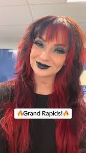 Bobbie Saylor's Instagram, Twitter & Facebook