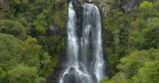 5 Cachoeiras Incriveis Para Curtir Em Minas Gerais Brasil Cachoeira Serra Da Canastra Furnas Capitolio